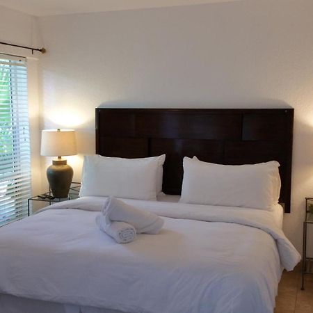The Cabanas Guesthouse & Spa - Gay Resort Catering To Gay Men Oakland Park Værelse billede