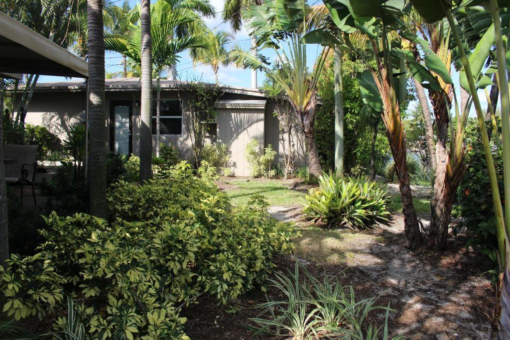 The Cabanas Guesthouse & Spa - Gay Resort Catering To Gay Men Oakland Park Eksteriør billede